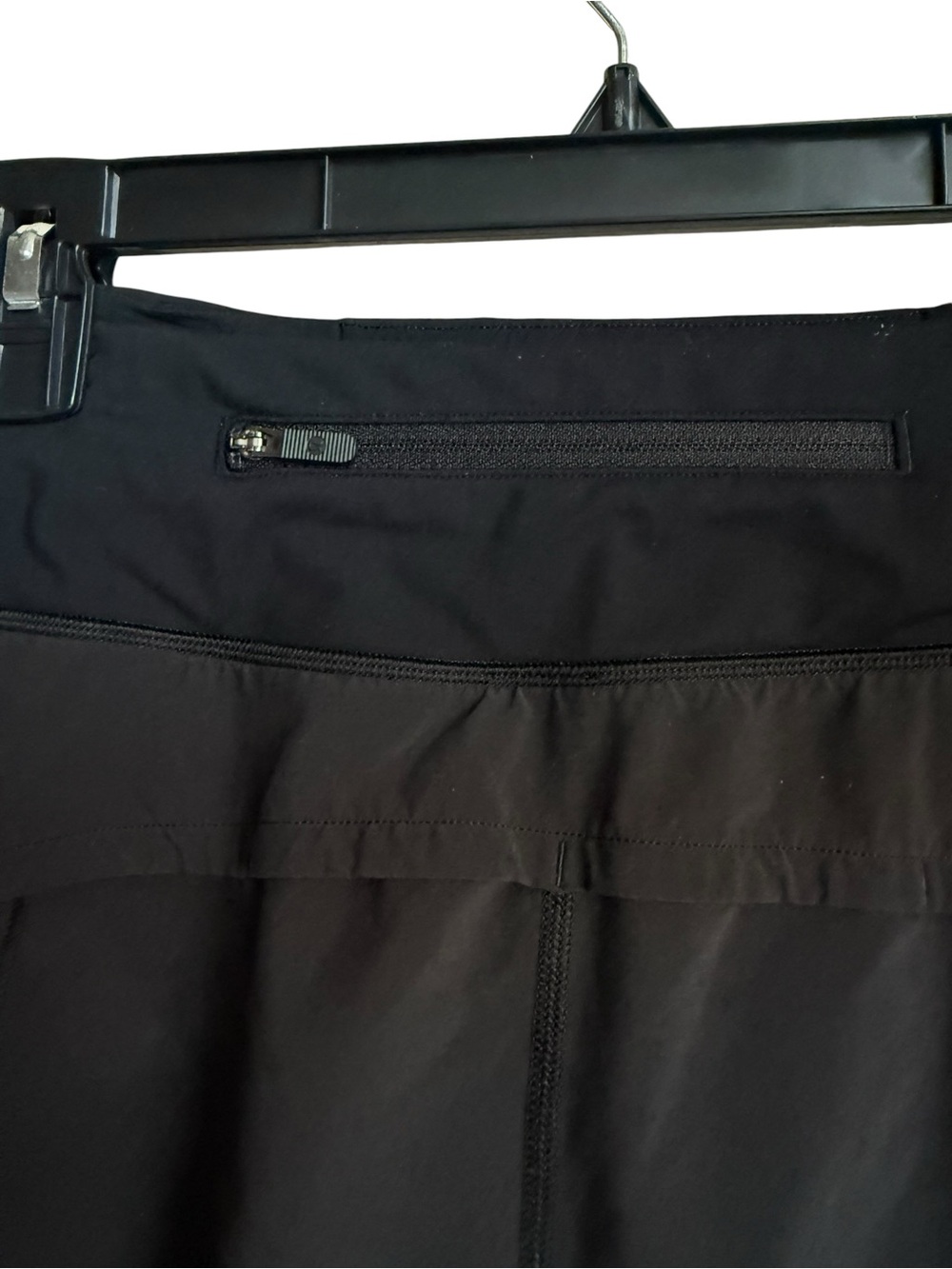 Lululemon Speed Up Low Rise 2.5” Lined Running Shorts Black SZ 8 Reg Zip Pocket - Picture 8 of 11